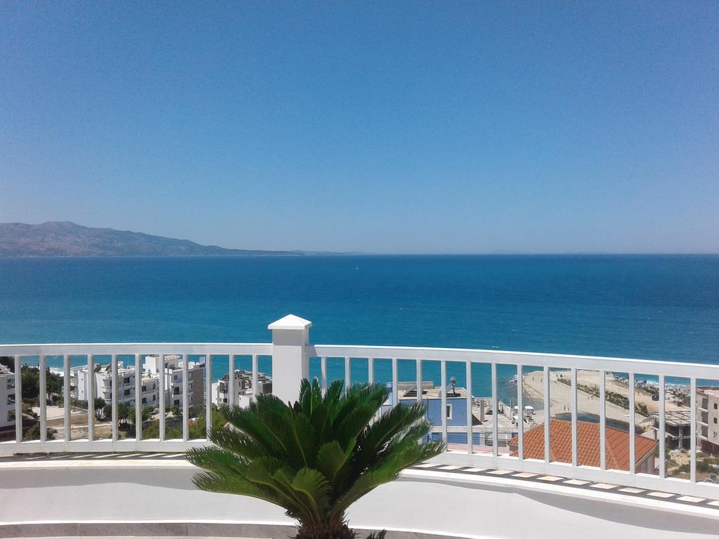 Apartments On The Beach Sarandë Buitenkant foto