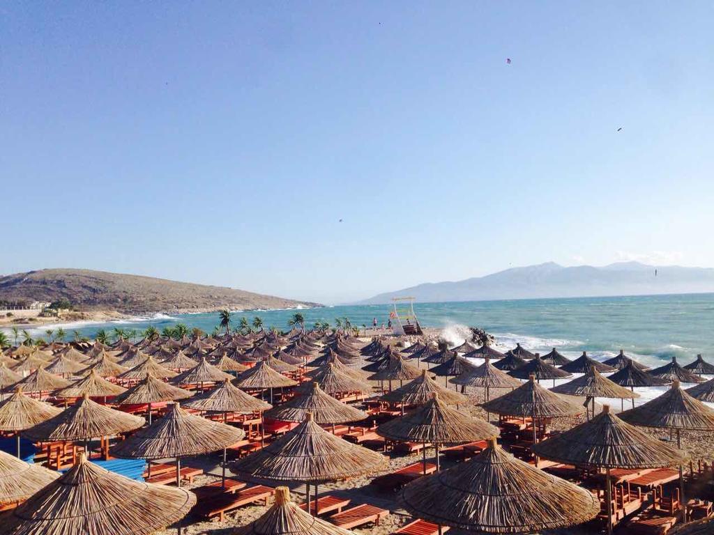 Apartments On The Beach Sarandë Buitenkant foto